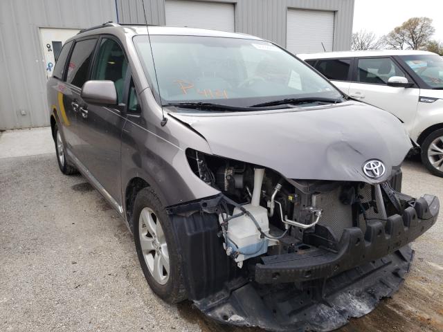 2013 TOYOTA SIENNA LE