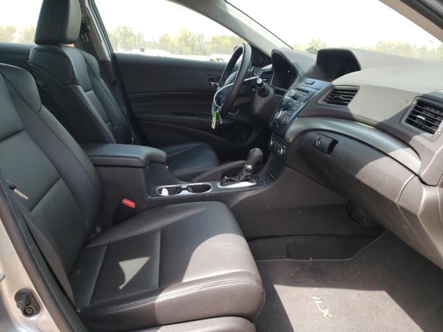 2018 ACURA ILX BASE W VIN: 19UDE2F30JA009228