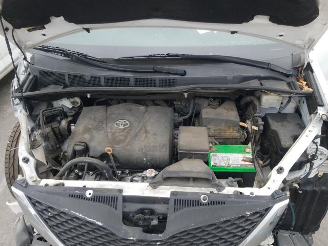 2017 TOYOTA SIENNA SE 5TDXZ3DC5HS789653