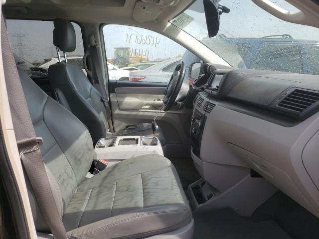 2011 VOLKSWAGEN ROUTAN SEL 2V4RW5DGXBR642928