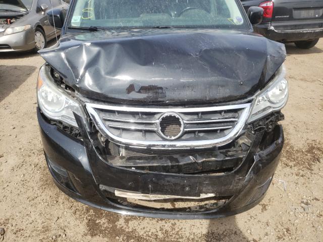 2011 VOLKSWAGEN ROUTAN SEL 2V4RW5DGXBR642928