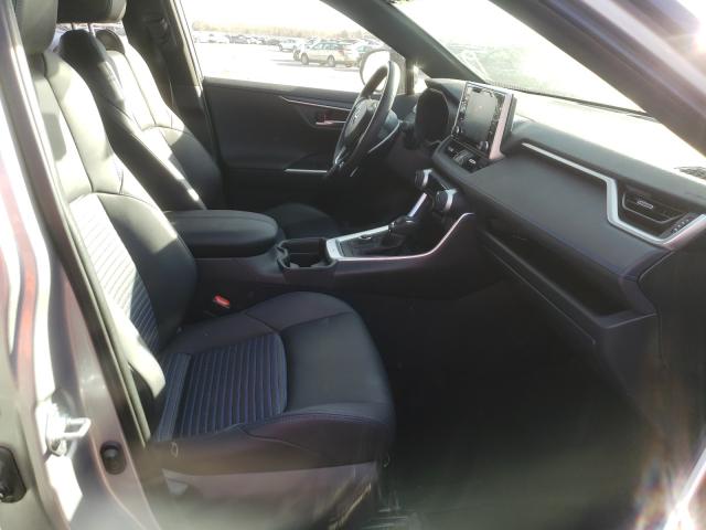 2019 TOYOTA RAV4 XSE JTMEWRFV7KJ027947