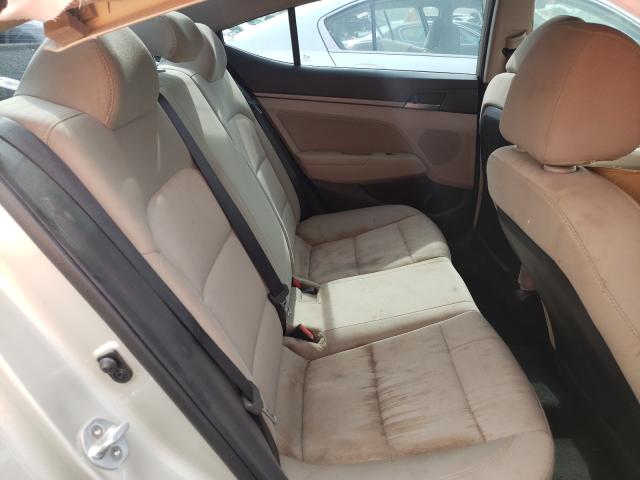 2018 HYUNDAI ELANTRA SE 5NPD84LF1JH268125