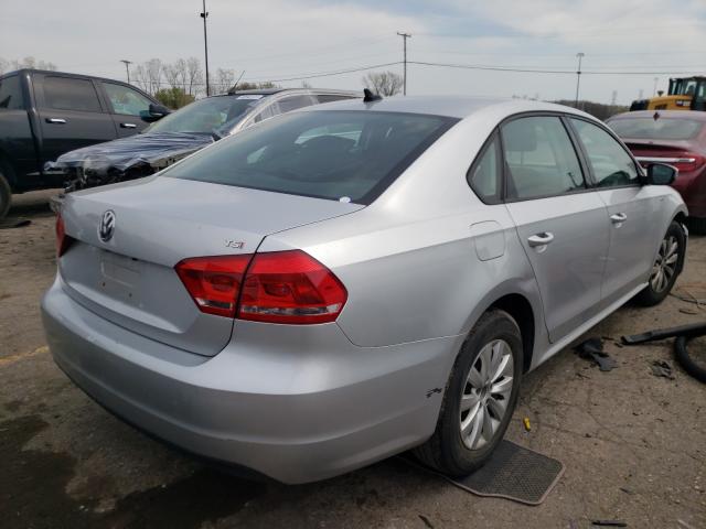 2015 VOLKSWAGEN PASSAT S 1VWAS7A32FC018844