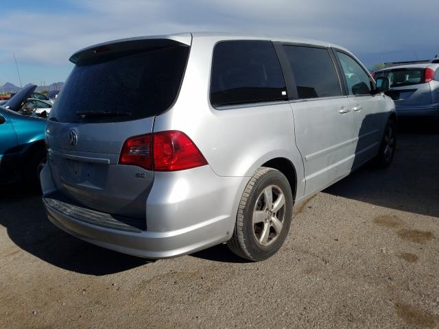 2010 VOLKSWAGEN ROUTAN SE 2V4RW3D16AR231041
