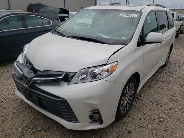 5TDYZ3DC2JS956447 2018 TOYOTA SIENNA, photo no. 2