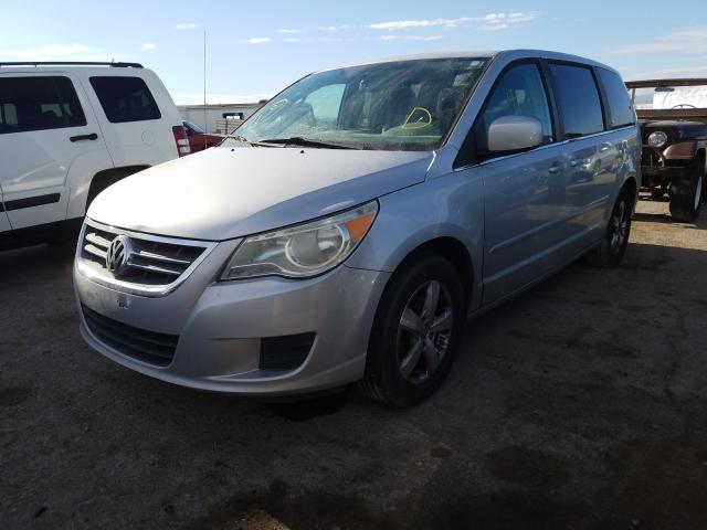 2010 VOLKSWAGEN ROUTAN SE 2V4RW3D16AR231041