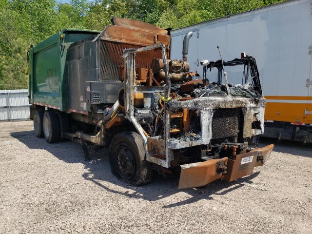 Salvage cars for sale from Copart Charles City, VA: 2015 Peterbilt 320