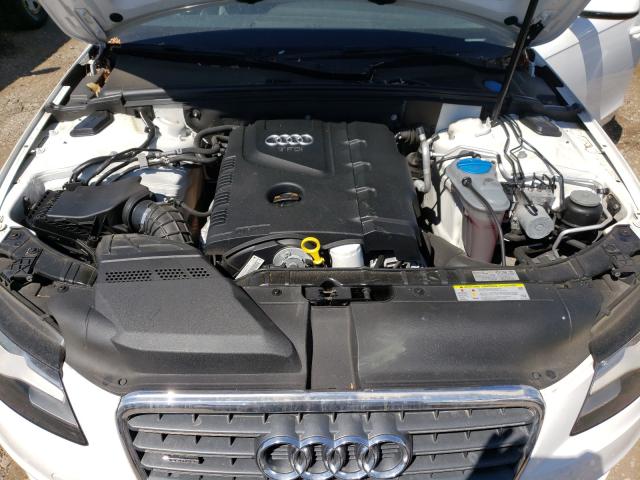 Salvage 2011 Audi A4 2 0l Gas White للبيع Elgin Il A Better Bid