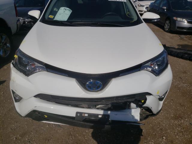 2018 TOYOTA RAV4 HV LE JTMRJREV7JD187583