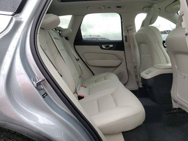 2018 VOLVO XC60 T5 MO YV4102RK3J1065776