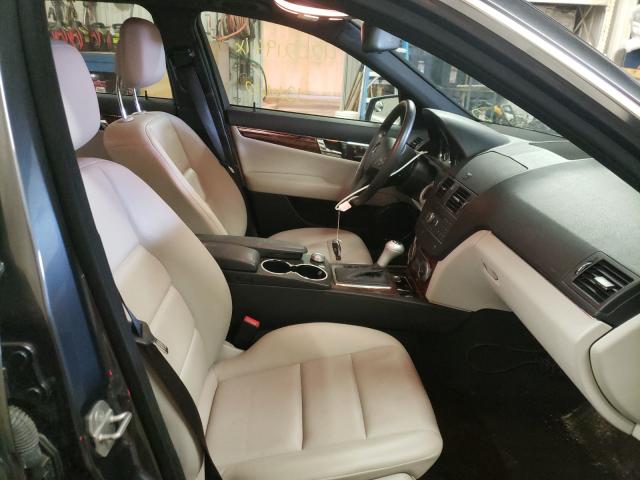 2011 MERCEDES-BENZ C300 WDDGF8BB0BR144114
