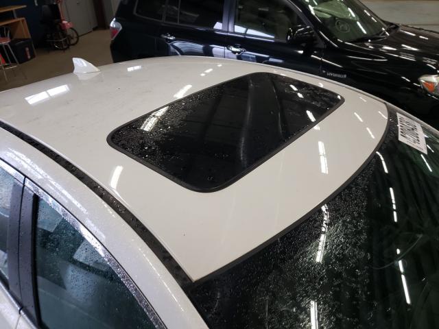 2017 ACURA ILX BASE W 19UDE2F32HA014585