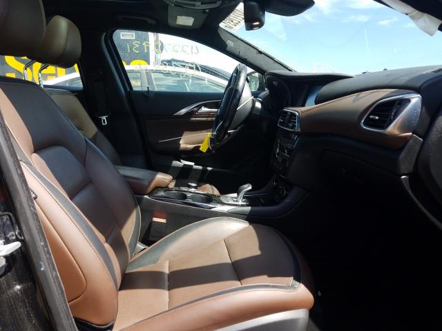2017 INFINITI QX30 BASE SJKCH5CR6HA021080