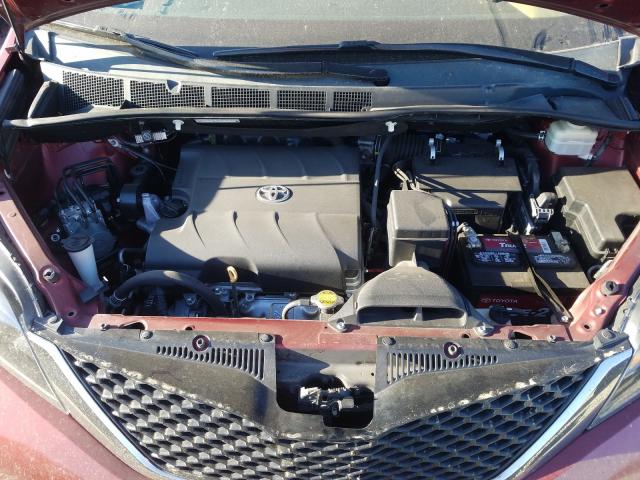 2016 TOYOTA SIENNA SE 5TDXK3DC1GS715973