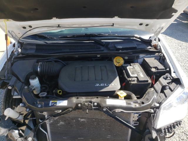 2015 CHRYSLER TOWN & COU 2C4RC1JG5FR716990