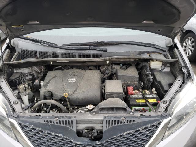 2017 TOYOTA SIENNA SE 5TDXZ3DC9HS812660
