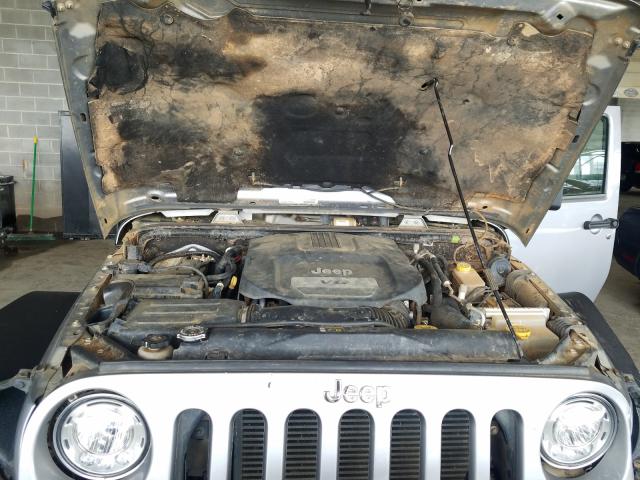2017 JEEP WRANGLER R 1C4BJWCG8HL735532