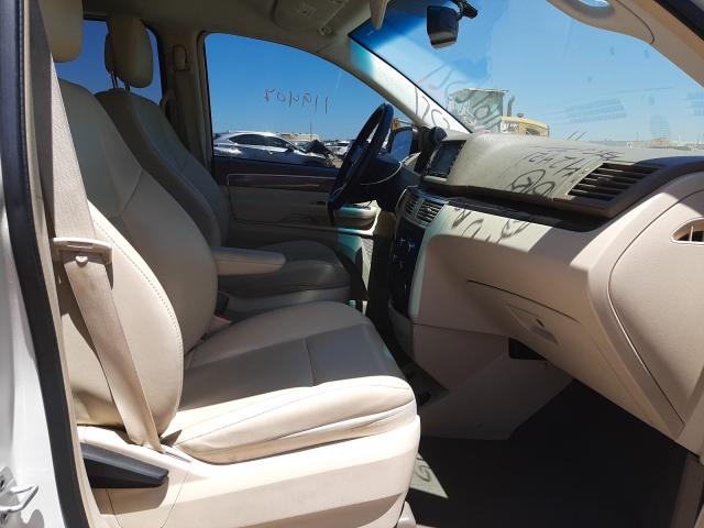 2010 VOLKSWAGEN ROUTAN SE 2V4RW3D11AR281703