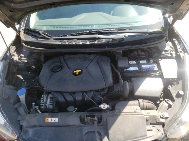 2015 HYUNDAI ELANTRA SE KMHDH4AE8FU357242