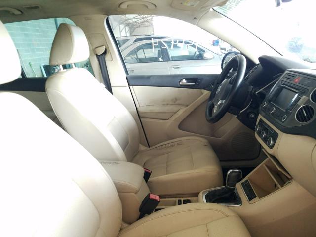 2011 VOLKSWAGEN TIGUAN S WVGAV7AXXBW515982