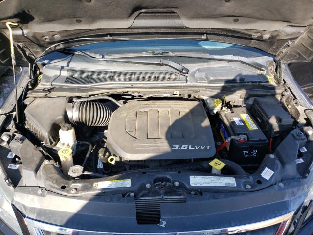 2011 VOLKSWAGEN ROUTAN SEL 2V4RW5DG3BR670540