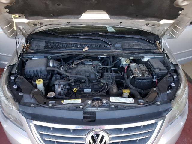 2010 VOLKSWAGEN ROUTAN SE 2V4RW3D11AR272564