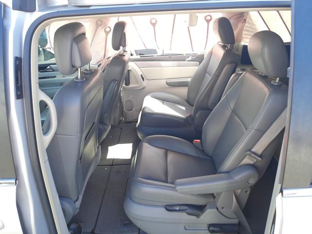 2011 VOLKSWAGEN ROUTAN SE 2V4RW3DG0BR670077