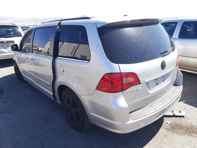 2011 VOLKSWAGEN ROUTAN SE 2V4RW3DG0BR670077