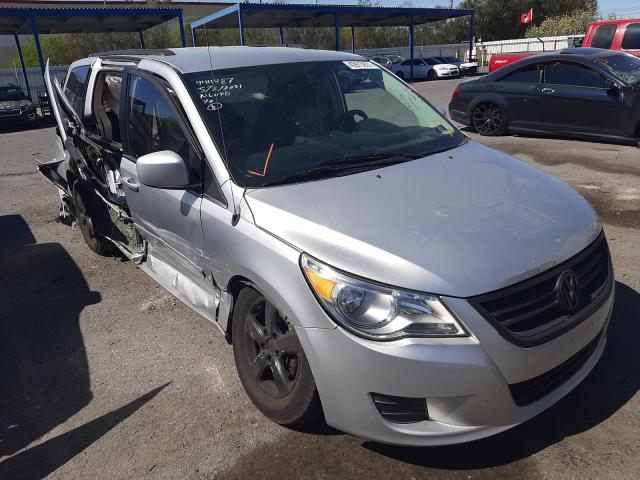 2011 VOLKSWAGEN ROUTAN SE 2V4RW3DG0BR670077