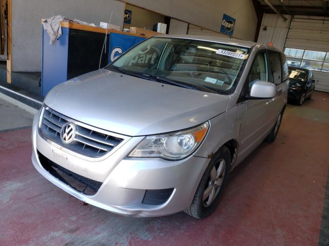 2010 VOLKSWAGEN ROUTAN SE 2V4RW3D11AR272564