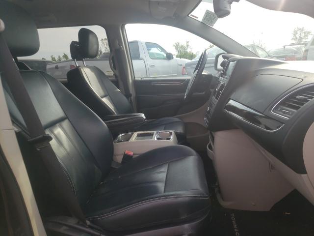 2015 CHRYSLER TOWN & COU 2C4RC1BG6FR706371