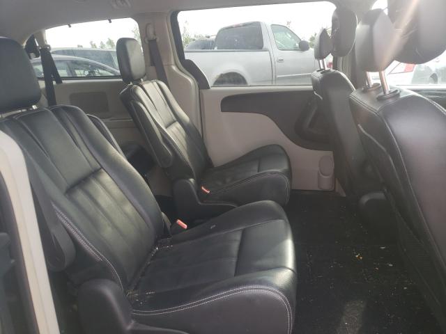 2015 CHRYSLER TOWN & COU 2C4RC1BG6FR706371