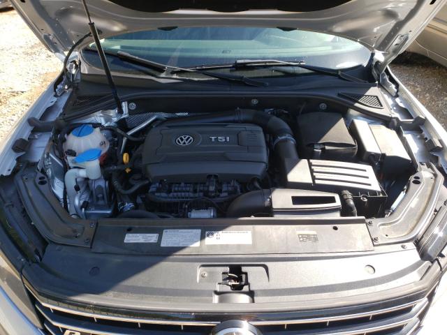 2017 VOLKSWAGEN PASSAT R-L 1VWDT7A39HC040076
