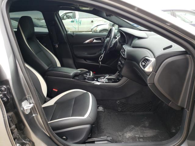 2017 INFINITI QX30 BASE SJKCH5CP4HA036014