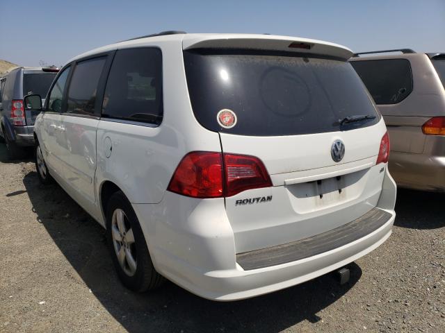 2011 VOLKSWAGEN ROUTAN SEL 2V4RW5DGXBR691515