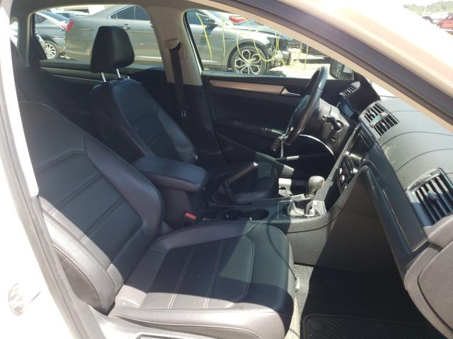2015 VOLKSWAGEN PASSAT S 1VWAT7A35FC101911