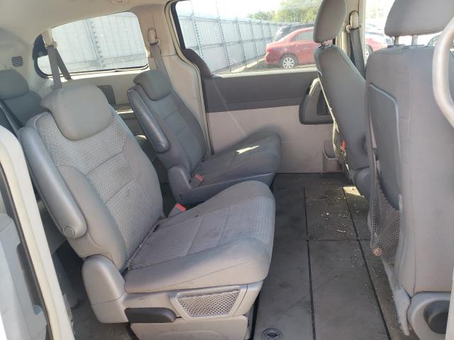 2010 CHRYSLER TOWN & COU 2A4RR4DE5AR143084