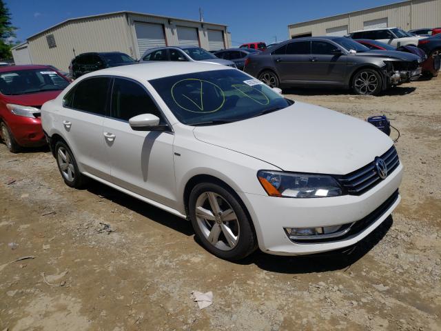 2015 VOLKSWAGEN PASSAT S 1VWAT7A35FC101911