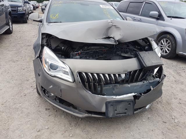 VIN WA1C2AFP7HA079393 2017 BUICK REGAL SPOR no.9