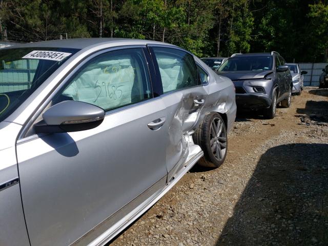 2017 VOLKSWAGEN PASSAT R-L 1VWDT7A39HC040076