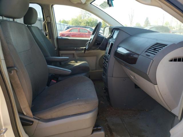 2010 CHRYSLER TOWN & COU 2A4RR4DE5AR143084