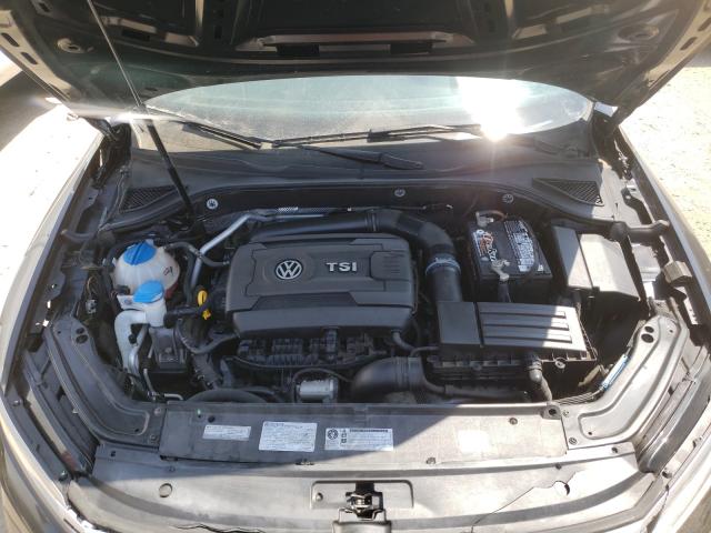 2017 VOLKSWAGEN PASSAT R-L 1VWDT7A34HC073910