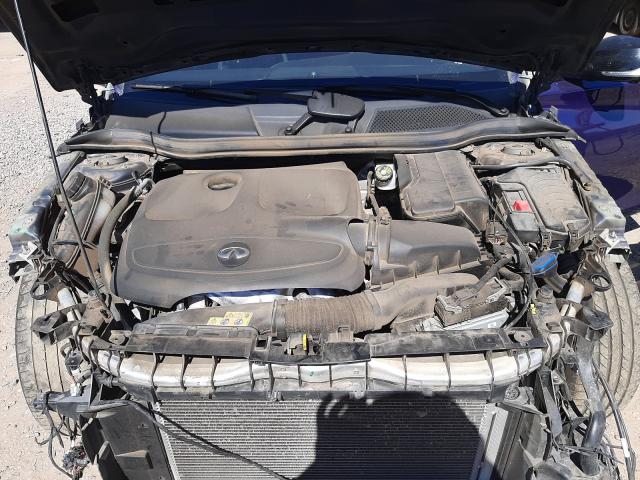2017 INFINITI QX30 BASE SJKCH5CP4HA018211