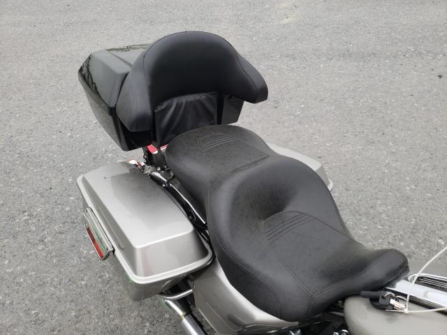 2009 HARLEY-DAVIDSON FLHX 1HD1KB4199Y646194