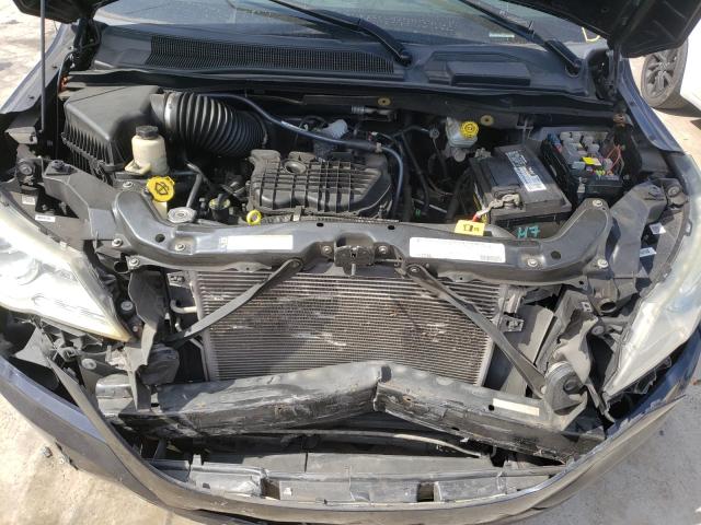 2011 VOLKSWAGEN ROUTAN SEL 2V4RW6DG6BR717033