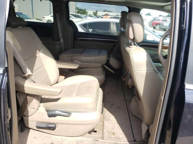 2011 VOLKSWAGEN ROUTAN SEL 2V4RW6DG6BR717033