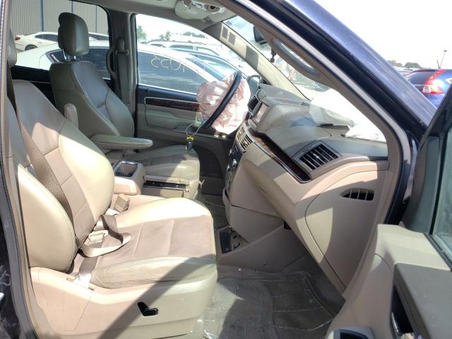 2011 VOLKSWAGEN ROUTAN SEL 2V4RW6DG6BR717033