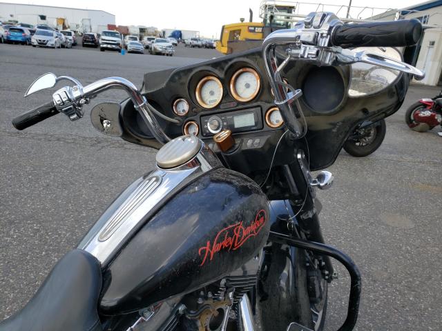 2011 HARLEY-DAVIDSON FLHX 1HD1KBM14BB641249