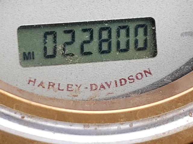 2011 HARLEY-DAVIDSON FLHX 1HD1KBM14BB641249